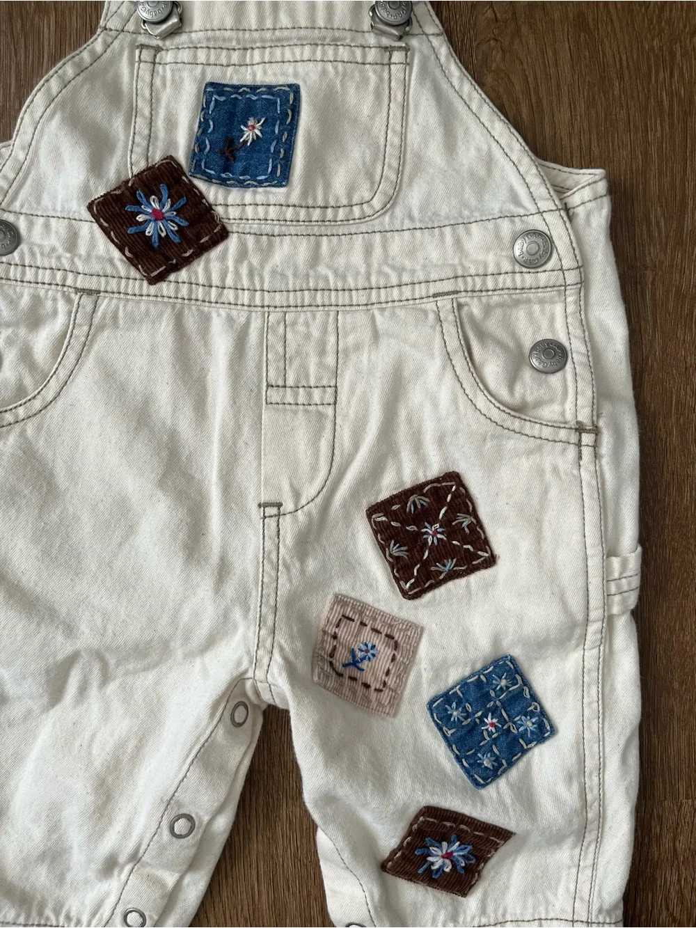 Vintage Y2K 1999 BabyGap Overalls Cream with Patchwork Embroidery. 3-6 mon.